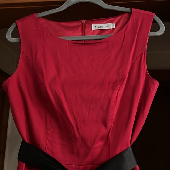 Lg Red Sleeveless Dress w/Black Sash - Picture 5 of 5